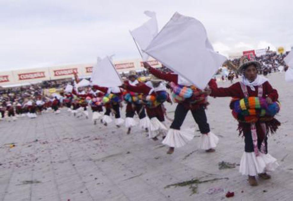 Carnaval de Nicasio de Lampa es el campeón en concurso de danzas autóctonas