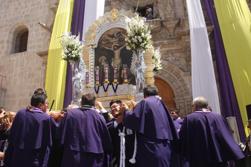 Señor de los Milagros realizó su primera procesión