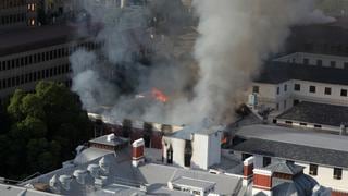 Sudáfrica: Bomberos controlaron el incendio que devastó el parlamento en Ciudad del Cabo