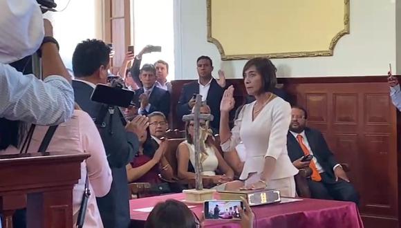 Alcaldesa de Chiclayo, Janet Cubas Carranza juramentó al cargo.