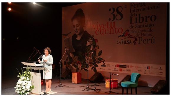 Comenzó la Feria del Libro de Santiago con Perú como invitado de honor