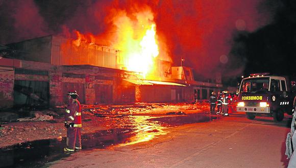 Setecientos cincuenta incendios apagaron los bomberos de Piura