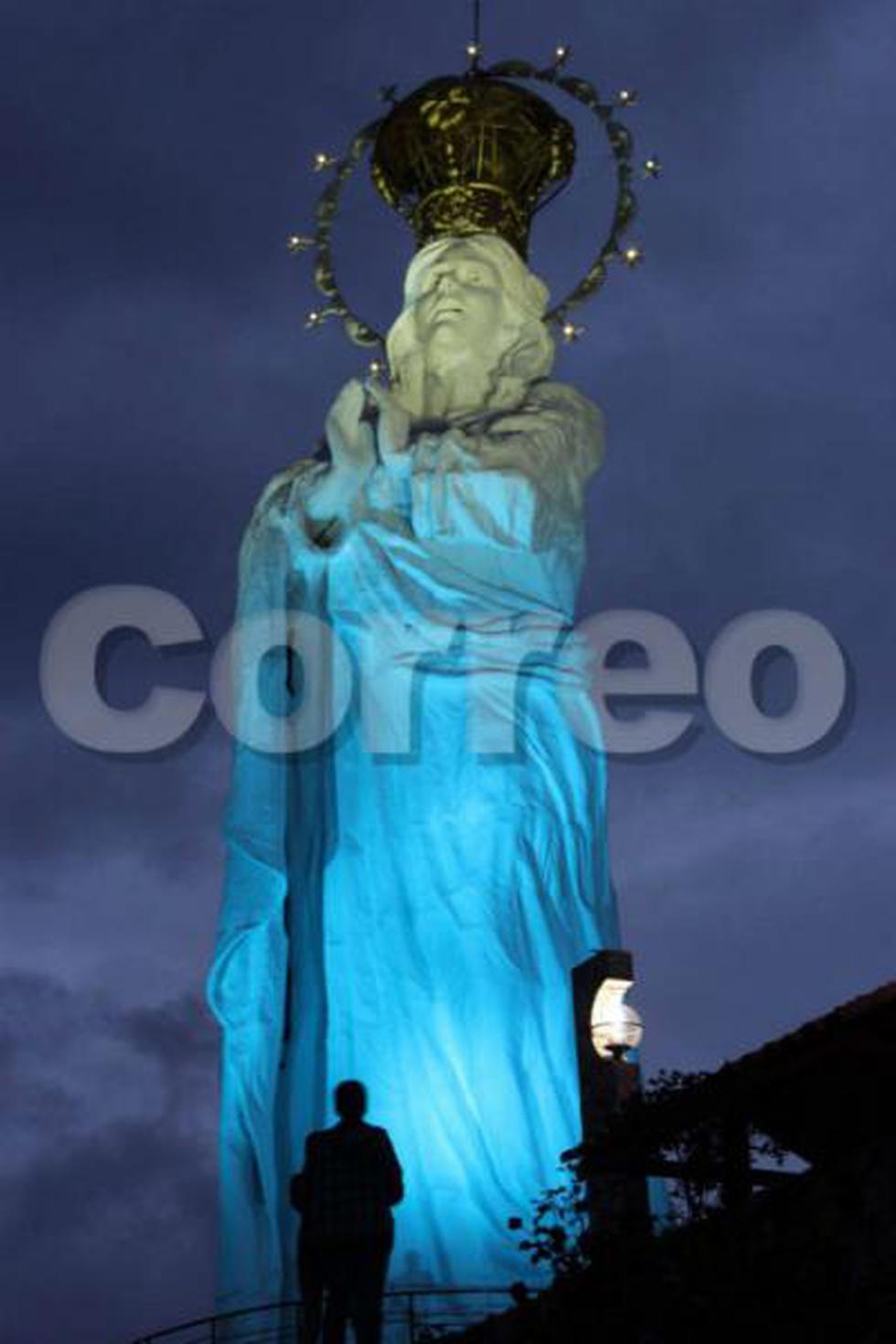 Iluminan monumento religioso de la Inmaculada Concepción (FOTOS)