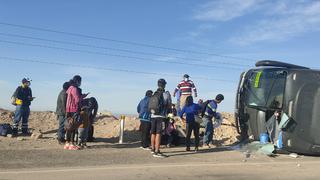 Choque entre bus y un auto en Arequipa deja 13 personas heridas 
