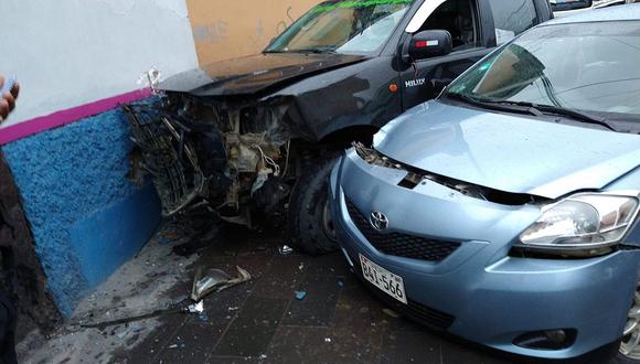 Este hecho de regular magnitud ocurrió en las intersecciones de los jirones Pizarro y Arequipa, dejando la parte delantera de ambos vehículos totalmente destrozados, sin embargo, ambos conductores salieron ilesos.