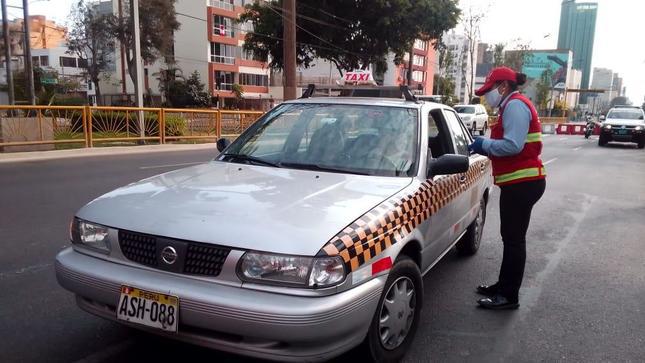 La institución especificó que el jueves 9 circularán los taxis de placa par y el viernes 10 los de matrícula impar, según cronograma impuesto por la ATU. (Foto: MTC)