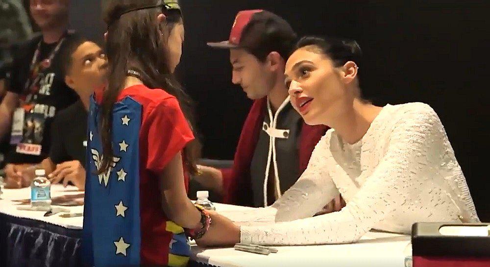 Gal Gadot y el tierno gesto que tuvo con una pequeña "Mujer Maravilla"