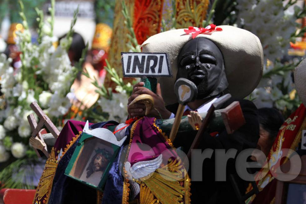 Los Shapis demuestran  devoción por la santísima 'Cruz de Mayo' (FOTOS)