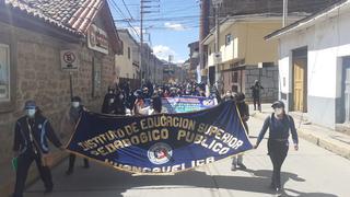 Estudiantes  de Universidad Nacional de Huancavelica y de Instituto Pedagógico se unen en protestas