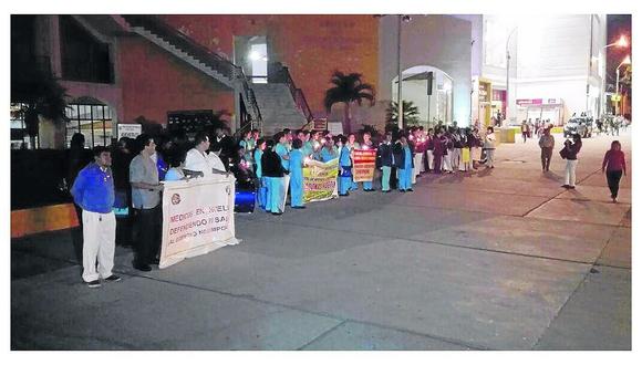 Los médicos y enfermeras de Sullana protestan por la reforma hospitalaria