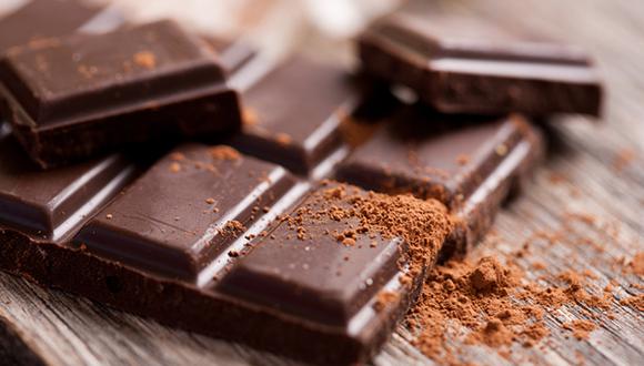 Los que consumen chocolate tienen el corazón más sano 