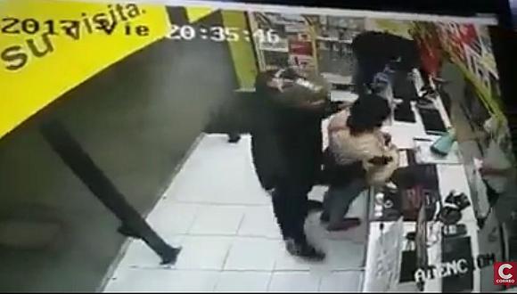 Trujillo: Cámaras de seguridad captan asalto a farmacia (VIDEO) 