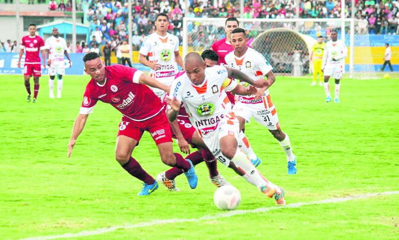 León de Huánuco le dijo adiós a la profesional