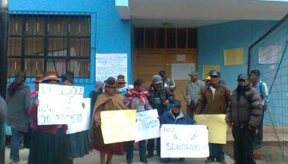 Productores truchícolas protestan en Puno