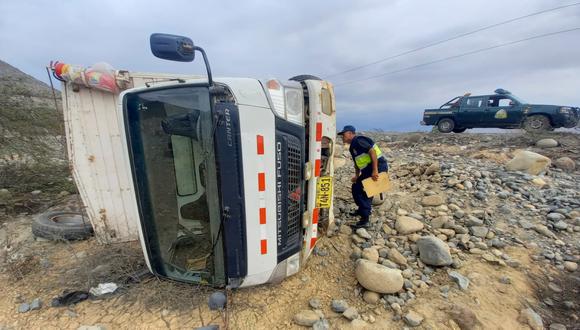 Chofer y pasajeros resultaron ilesos tras accidente en el distrito de Nepeña.