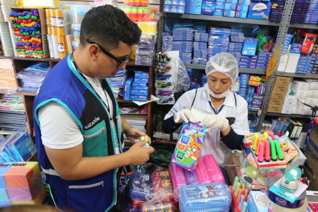 Estos locales vendían productos no aptos para los escolares. (Foto: MML)