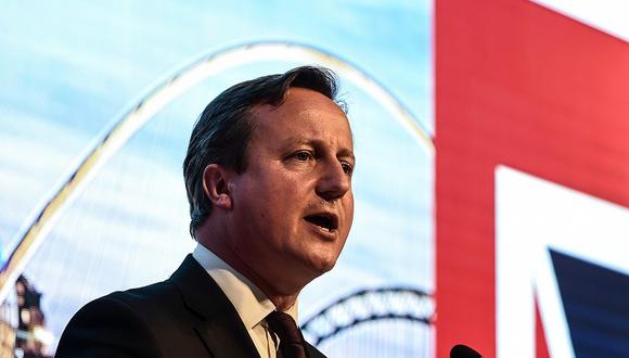 David Cameron dice que protegerá al Reino Unido de la "plaga" de inmigrantes