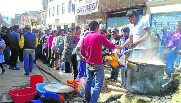 Con plantón y olla común el Cono Norte exige servicio de agua