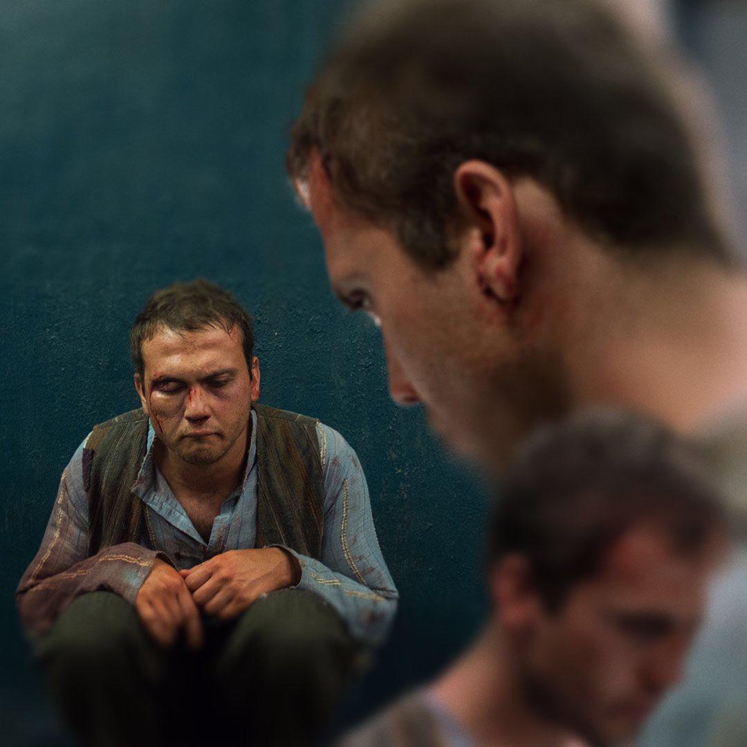 Memo no entiende por qué le hacen todo eso si no es culpable de la muerte de la niña (Foto: Netflix)