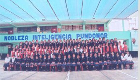 80 años forjando mujeres al
 servicio y desarrollo del país
