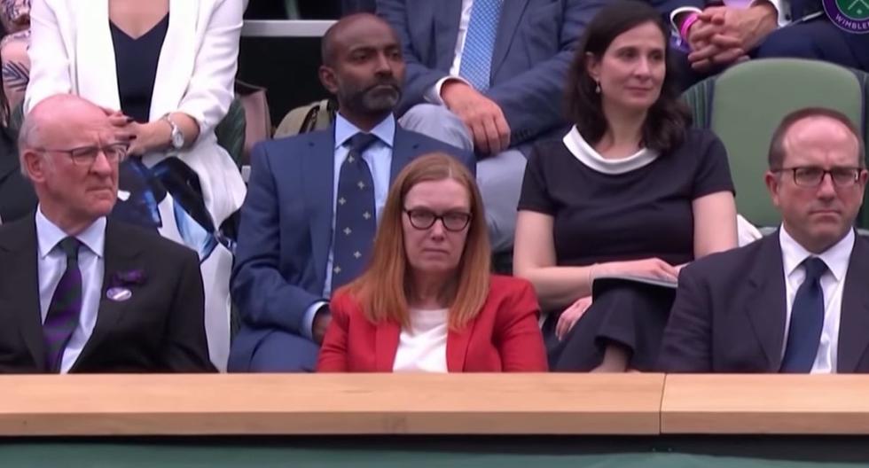 Ovación a Sarah Gilbert en Wimbledon. (Captura de video).