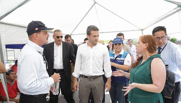 Embajador de EE.UU. y representante de Guaidó en Perú visitan a venezolanos en Tumbes 