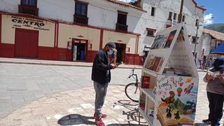 Jóvenes huancavelicanos impulsan la lectura gratuita y la honestidad