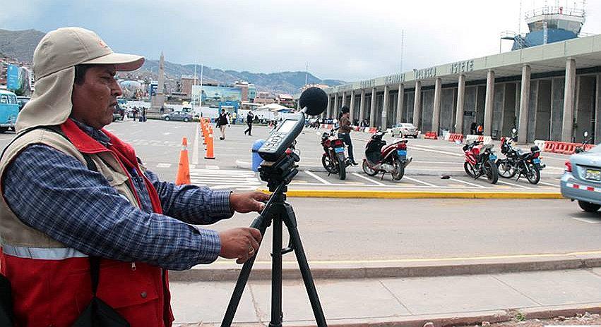 Cusqueños soportan niveles muy altos de ruido por aeropuerto Alejandro Velasco Astete 