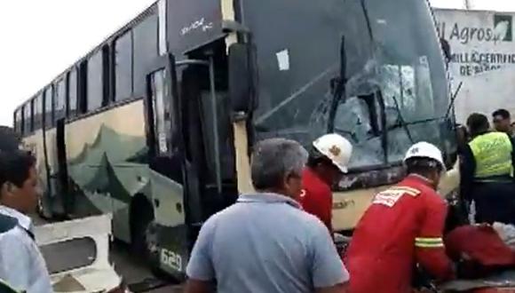 Chincha: Bus de una empresa de transporte arrolla a una mototaxi
