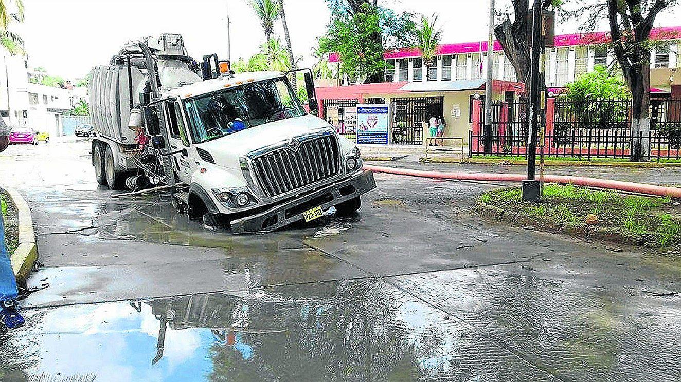 Piura: Las principales vías presentan enormes forados (VIDEO)