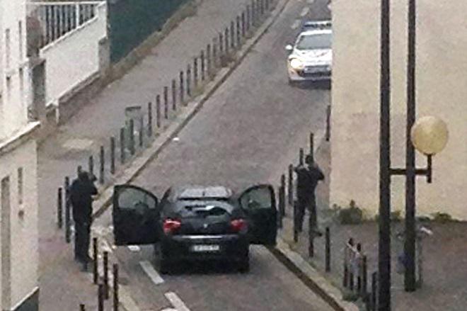 Charlie Hebdo: Director de semanario francés y otros tres dibujantes entre los 12 muertos