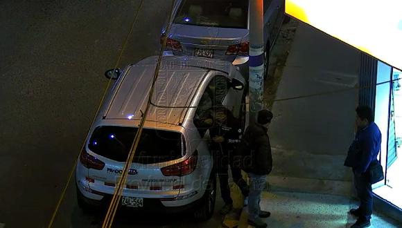 Tacna: cámara de seguridad registra robo a vehículo estacionado (VIDEO)