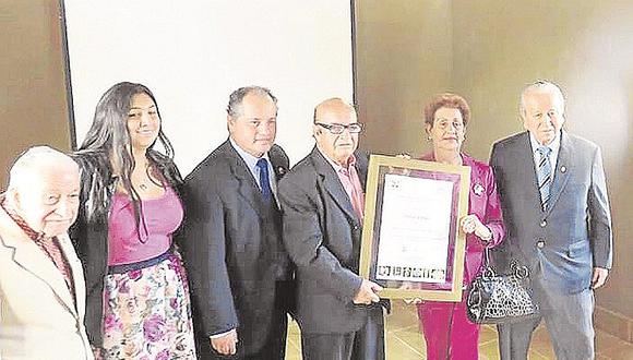 Trujillo: Congreso condecora a empresario de Trujillo  por su aporte a la cultura