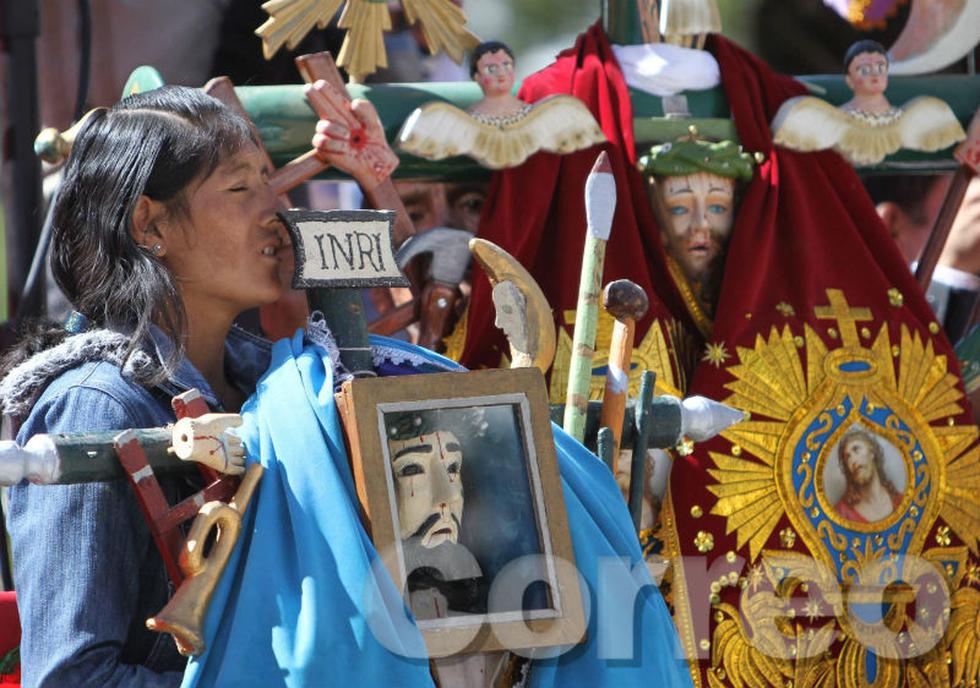 Los Shapis demuestran  devoción por la santísima 'Cruz de Mayo' (FOTOS)