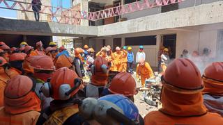 Trabajadores protestan y paralizan labores en la construcción de la I.E. Mariscal Castilla