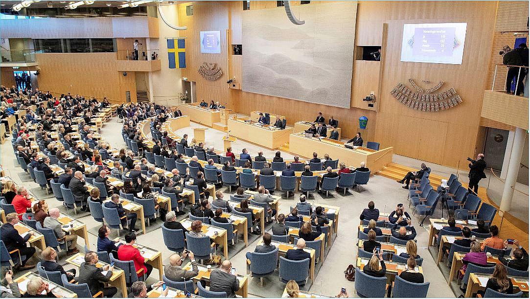 El país donde los congresistas tienen un sueldo menor al de los maestros de escuela (VIDEO)