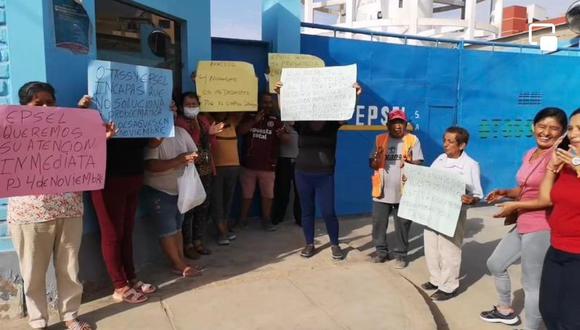Vecinos de pueblo joven 04 de noviembre de Chiclayo claman atención de Epsel.