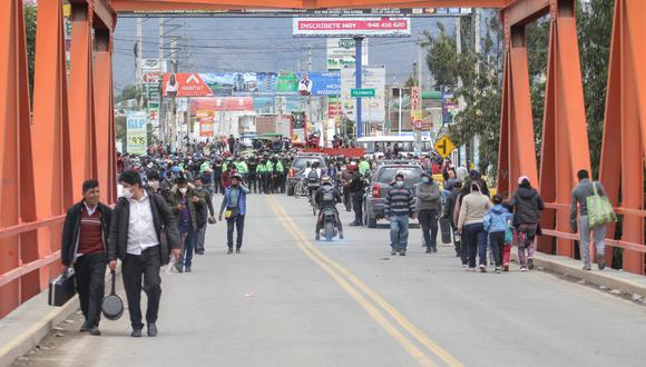 Titular del Mindef detalló que aún se están despejando las vías en Arequipa, Junín y Ayacucho.  (Foto: Adrian Zorrilla | @photo.gec=