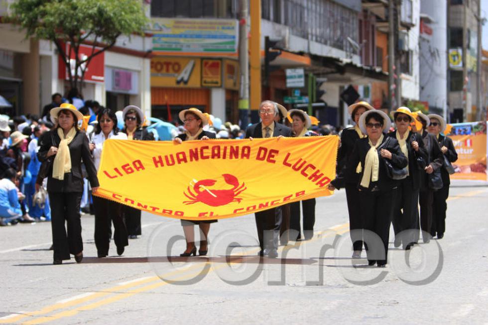 Colorido desfile engalana calles de Huancayo (FOTOS) 