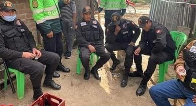 Apurimac: Serenos son sorprendidos tomando alcohol en cumpleaños durante cuarentena por COVID-19. (Foto: Facebook)
