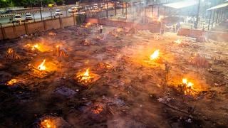 India: hombre muere sin recibir apoyo pese a que ayudó a cremar 1.300 cadáveres de COVID-19