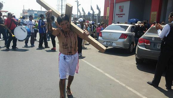 Chimbote: Servidores judiciales protestan con vía crucis (VIDEO) 