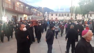 Con cánticos en quechua y latín despiden a sacerdote Cándido Pernas en Huancavelica