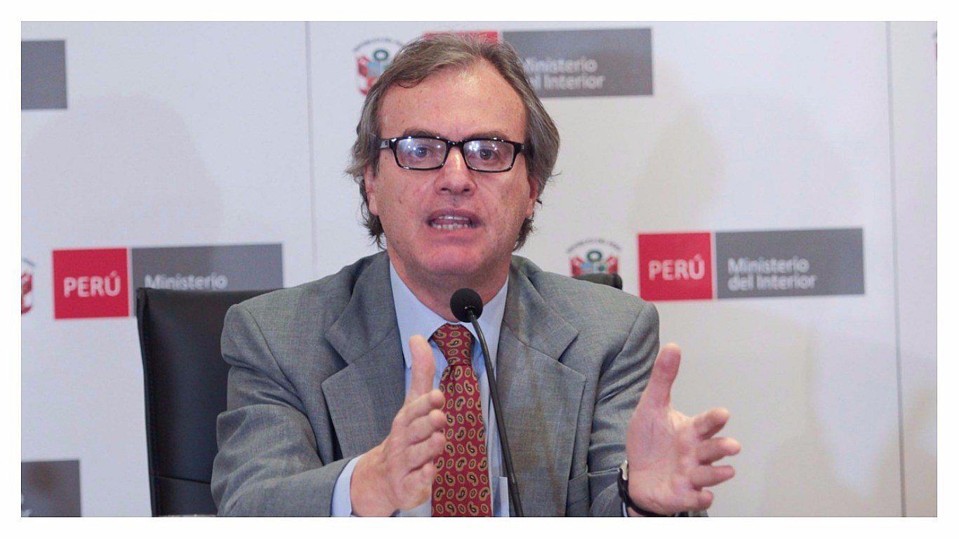 Mausoleo: Carlos Basombrío considera "intolerable" su existencia