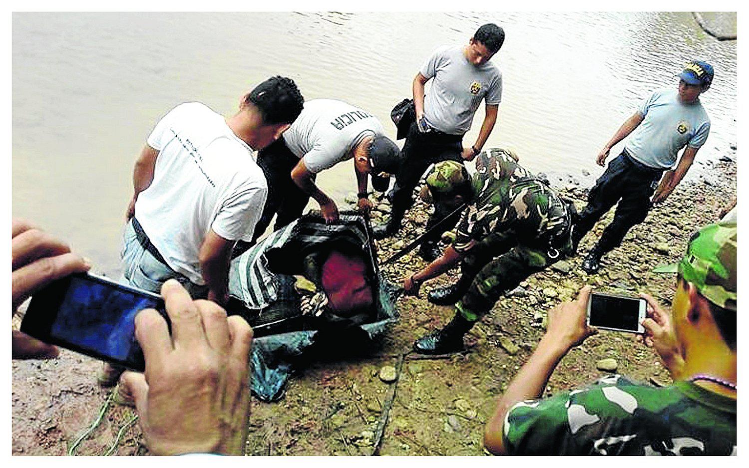 ​Maleantes matan a varón y lo botan al río en un costal 