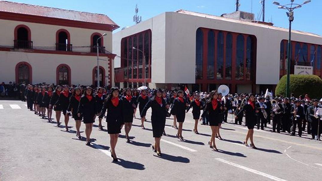Puno: La UNA desfila por aniversario, aquí el orden de presentación