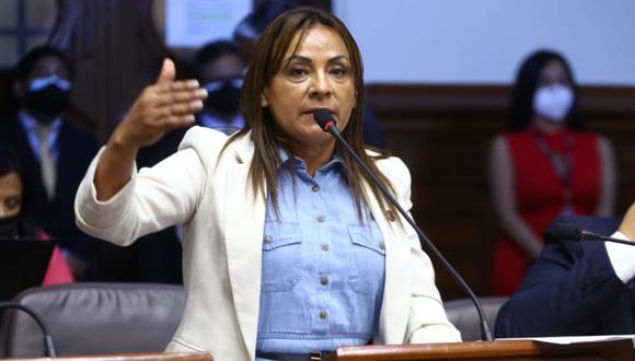 Kira Alcarraz renunció a la bancada de Somos Perú, por la que fue electa en las elecciones del 2021 y en la que se desempeñaba como vocera para el actual periodo parlamentario 2022-2023. (Foto: Congreso de la República)