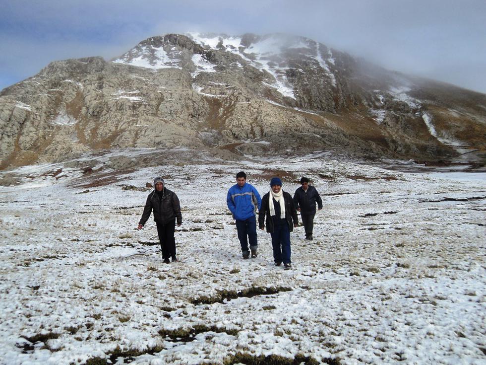 Huancavelica: Centro poblados soportan 30 horas de nevada (FOTOS)