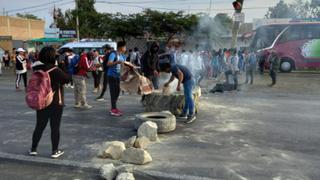 Manifestantes cierran la Panamericana Norte