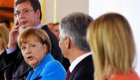 Angela Merkel considera la tragedia austríaca como una "advertencia" en la crisis migratoria